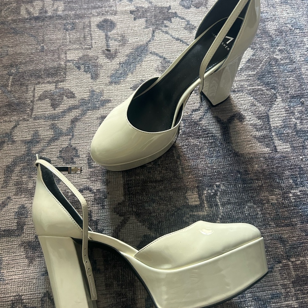 Marc fisher platform heel
